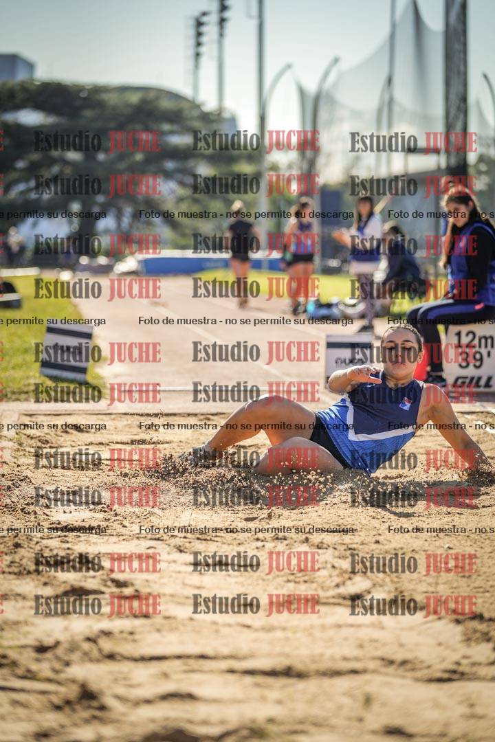 Fotos del salto en largo de mujeres