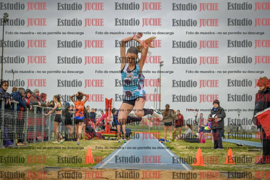 Fotos del salto en largo de mujeres - U18