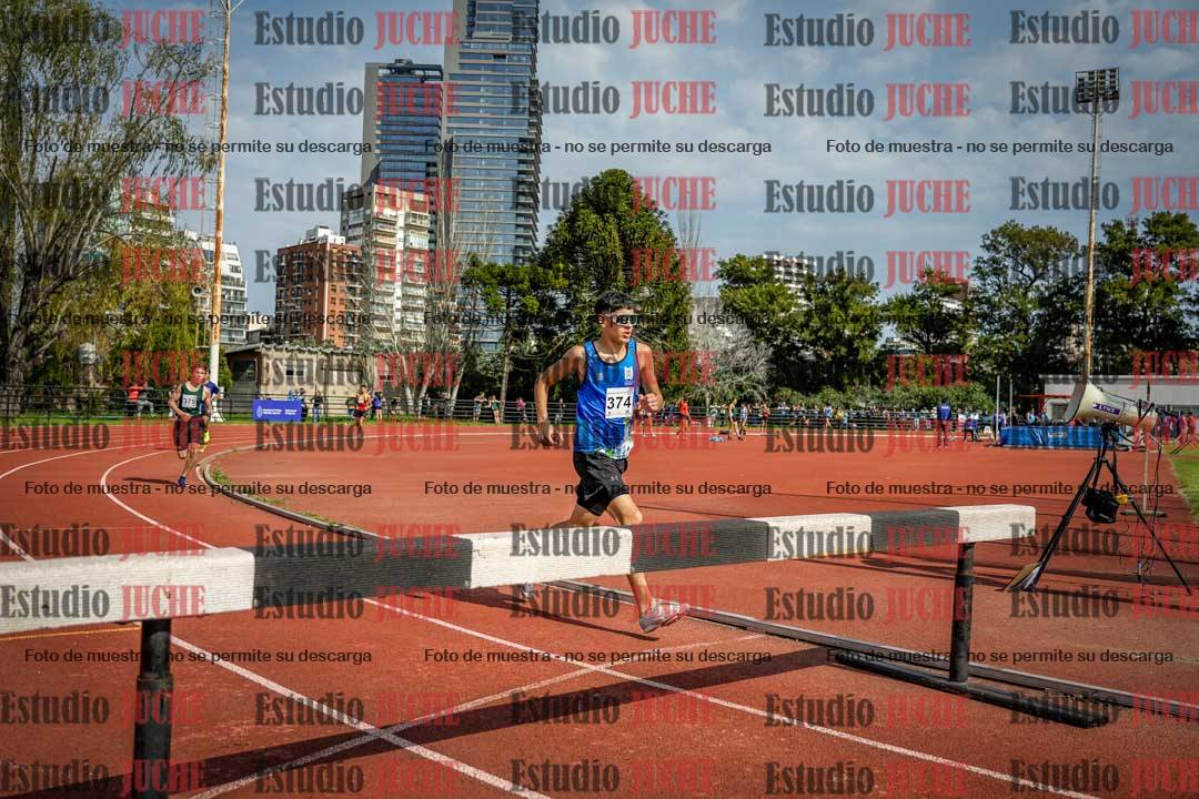 Fotos de los 1500 m con obstáculos de varones