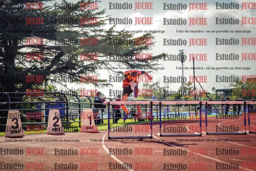 Fotos de los 400 m con vallas de varones