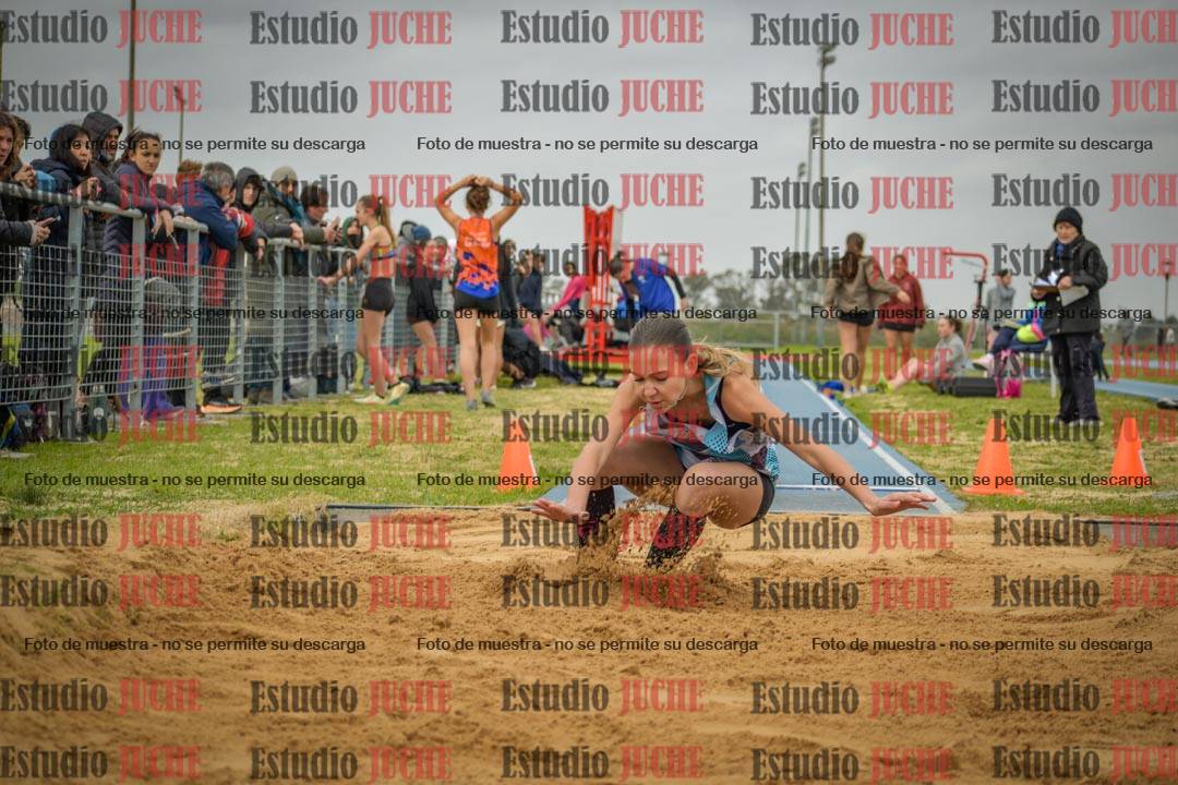 Fotos del salto en largo de mujeres - U18