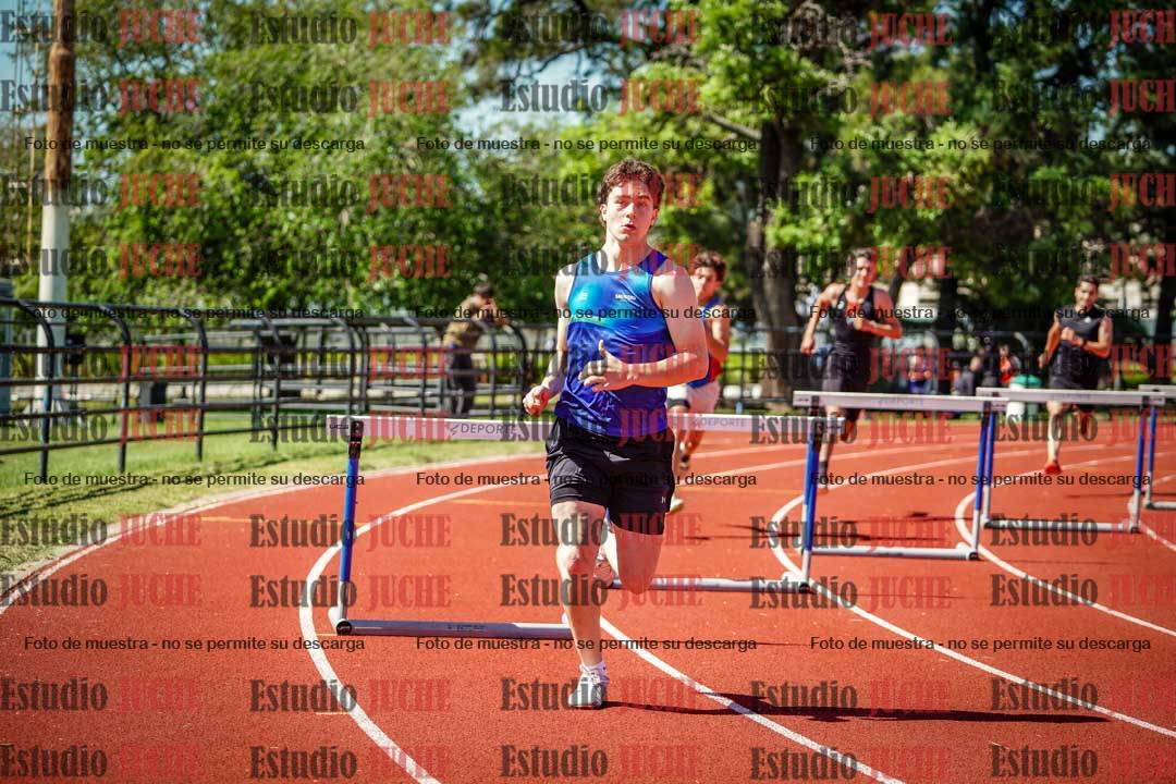 Fotos de los 400 m con vallas de varones