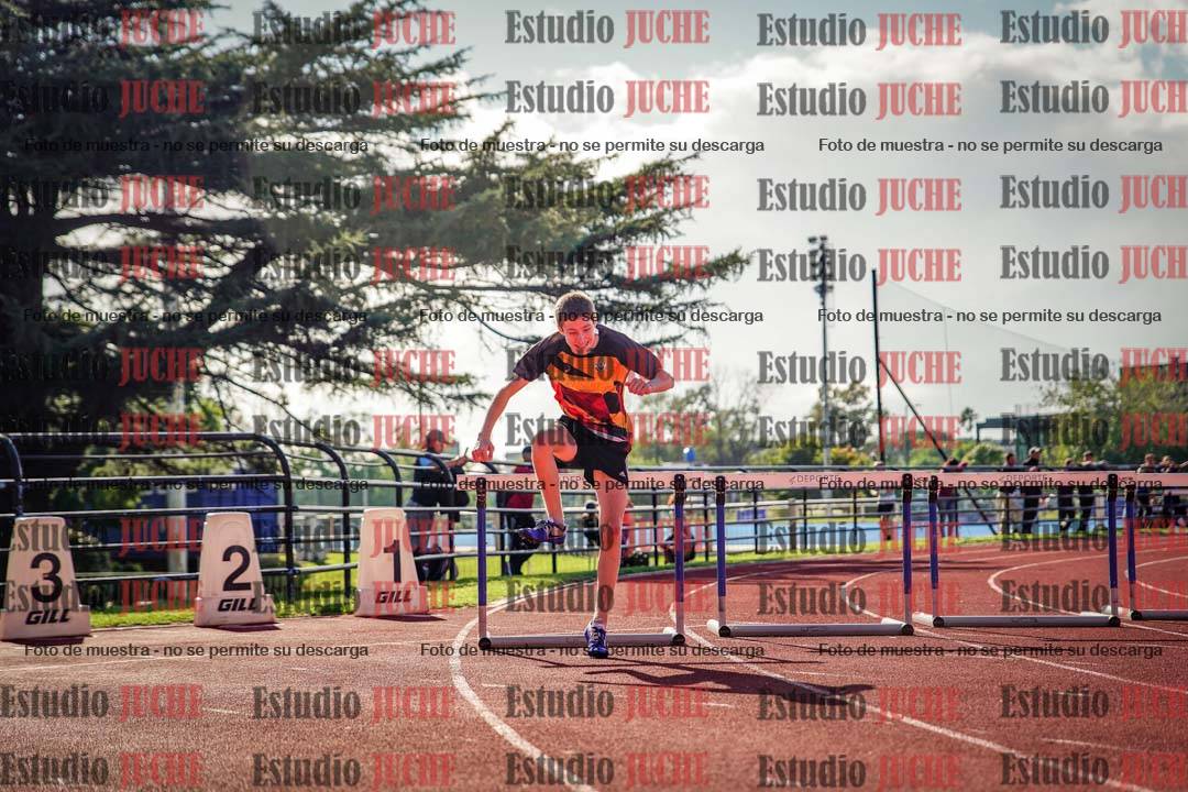Fotos de los 400 m con vallas de varones