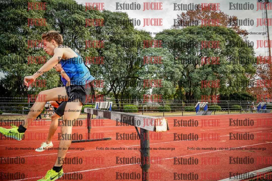 Fotos de los 3000 m con obstáculos de varones
