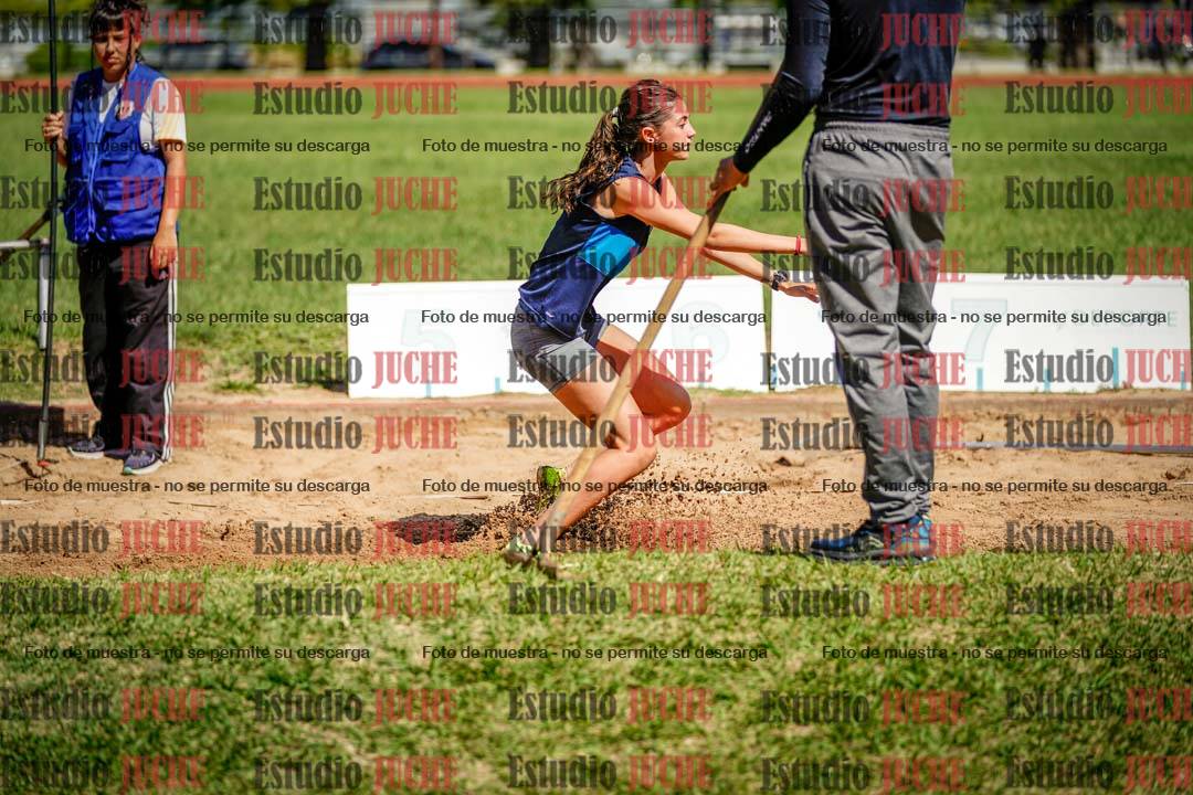 Fotos del salto en largo de mujeres