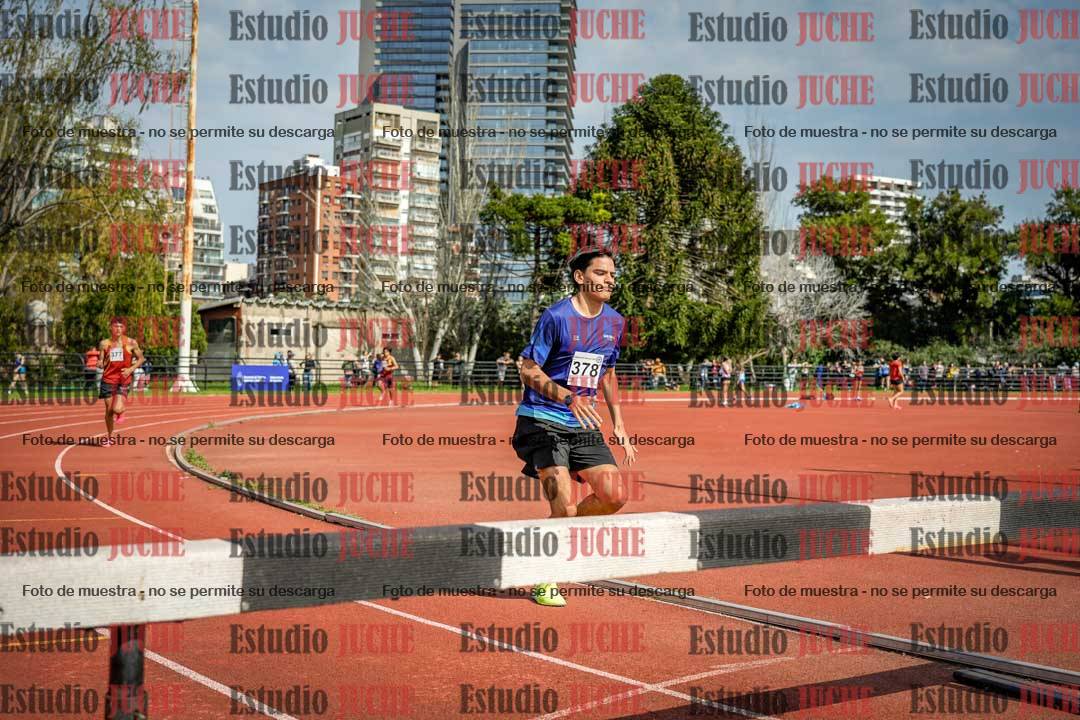Fotos de los 1500 m con obstáculos de varones