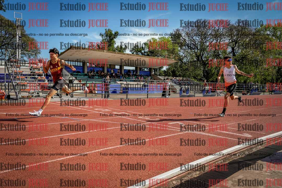 Fotos de los 400 m con vallas de varones