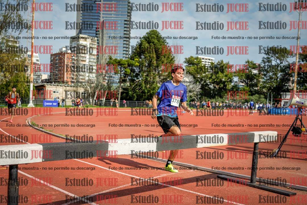 Fotos de los 1500 m con obstáculos de varones