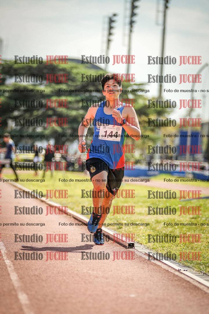 Fotos de los 1500 m con obstáculos de varones