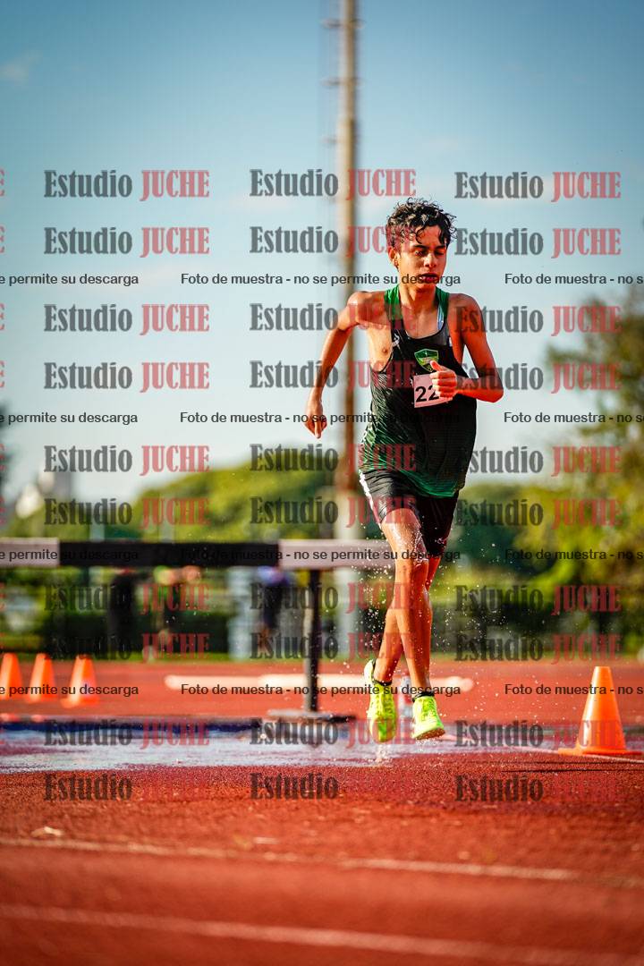 Fotos de los 2000 m con obstáculos de varones