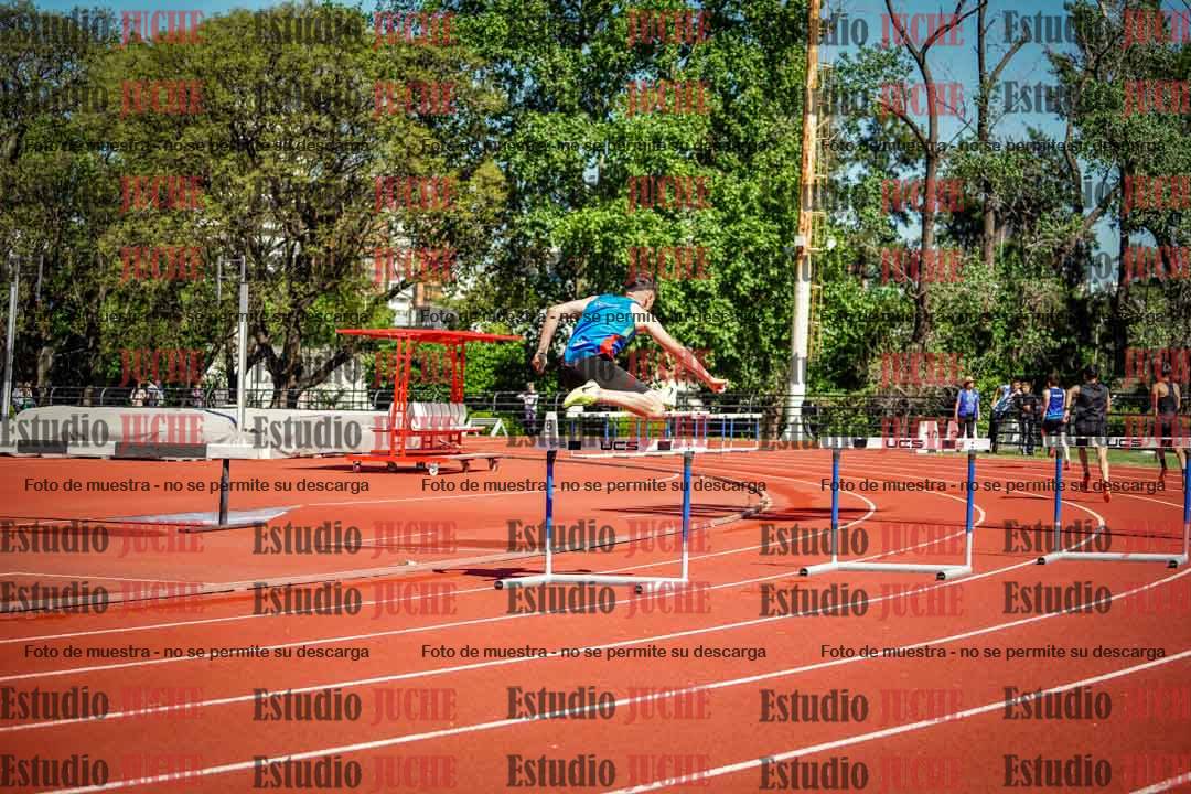 Fotos de los 400 m con vallas de varones