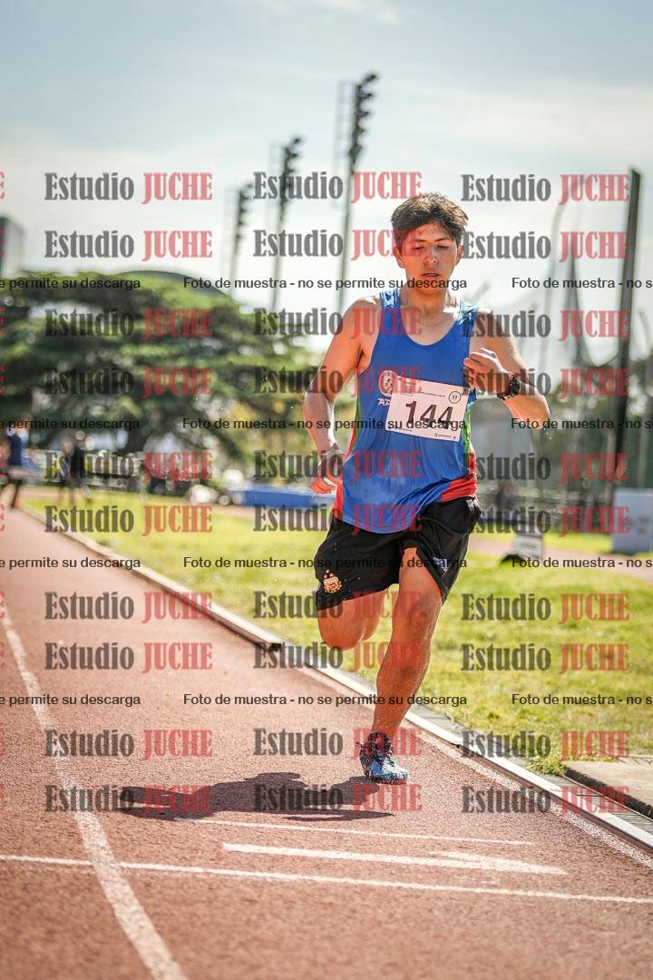 Fotos de los 1500 m con obstáculos de varones