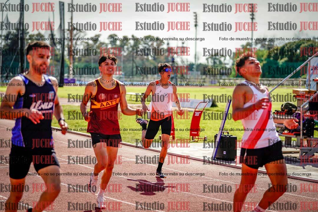 Fotos de los 400 m con vallas de varones