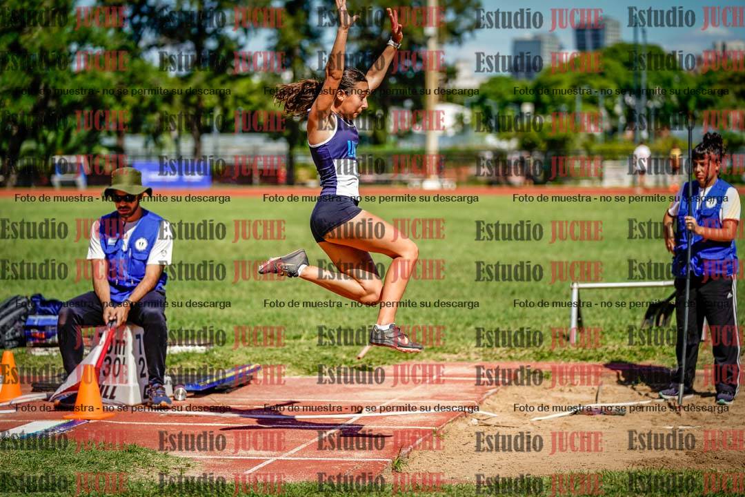 Fotos del salto en largo de mujeres