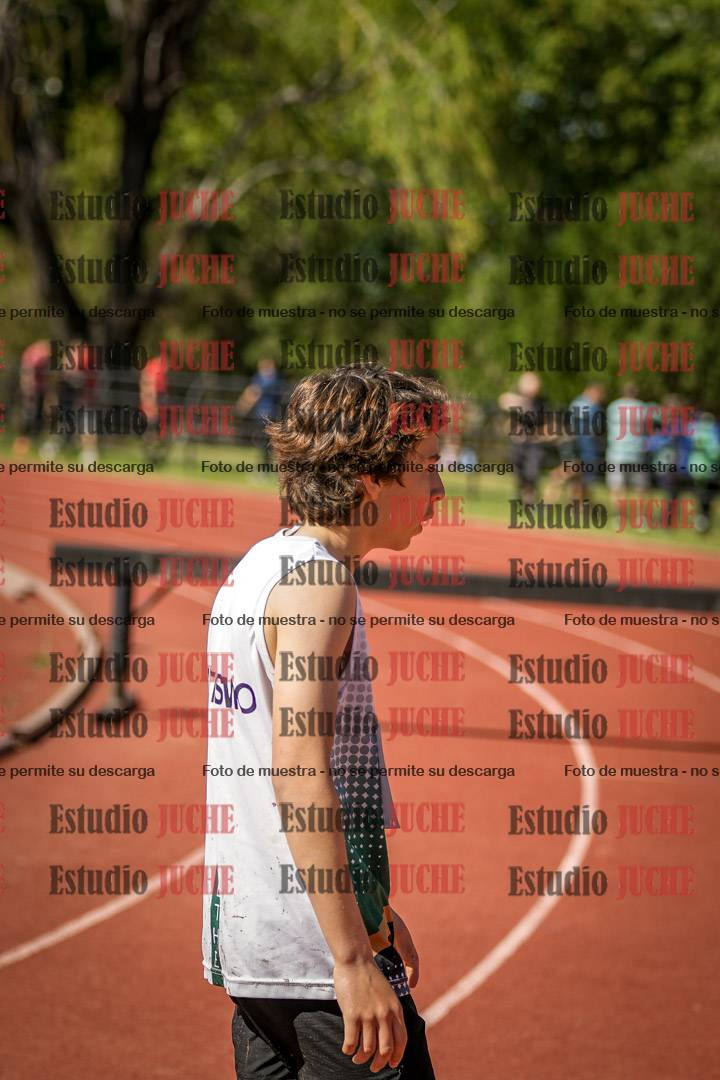 Fotos de los 1500 m con obstáculos de varones