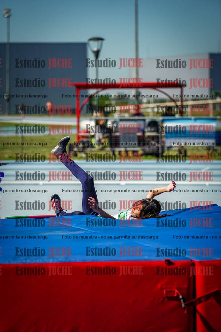 Fotos del salto en alto de mujeres - U12