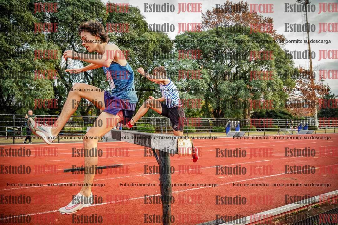 Fotos de los 3000 m con obstáculos de varones