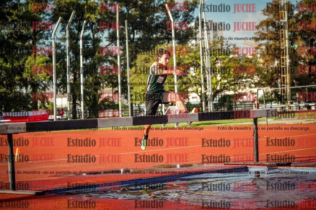 Fotos de los 2000 m con obstáculos de varones