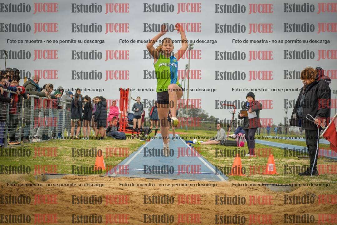 Fotos del salto en largo de mujeres - U18