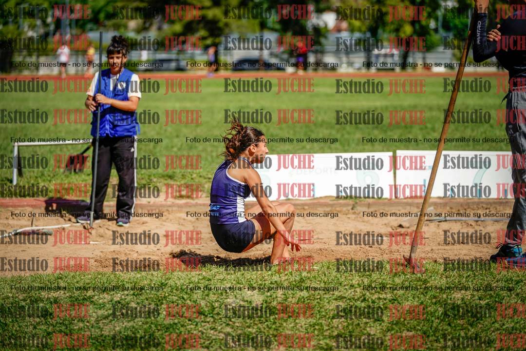 Fotos del salto en largo de mujeres