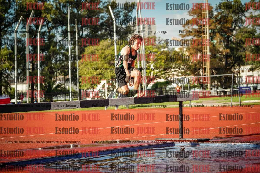 Fotos de los 2000 m con obstáculos de varones