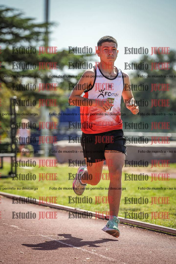 Fotos de los 2400 m de varones