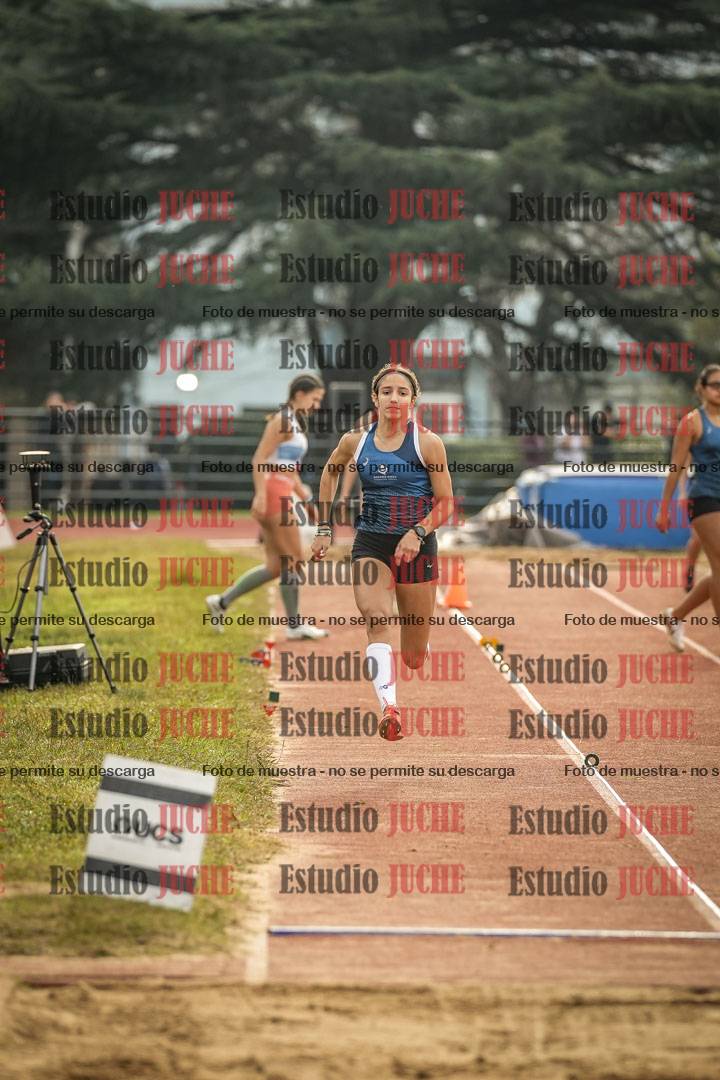 Fotos del salto en largo de mujeres