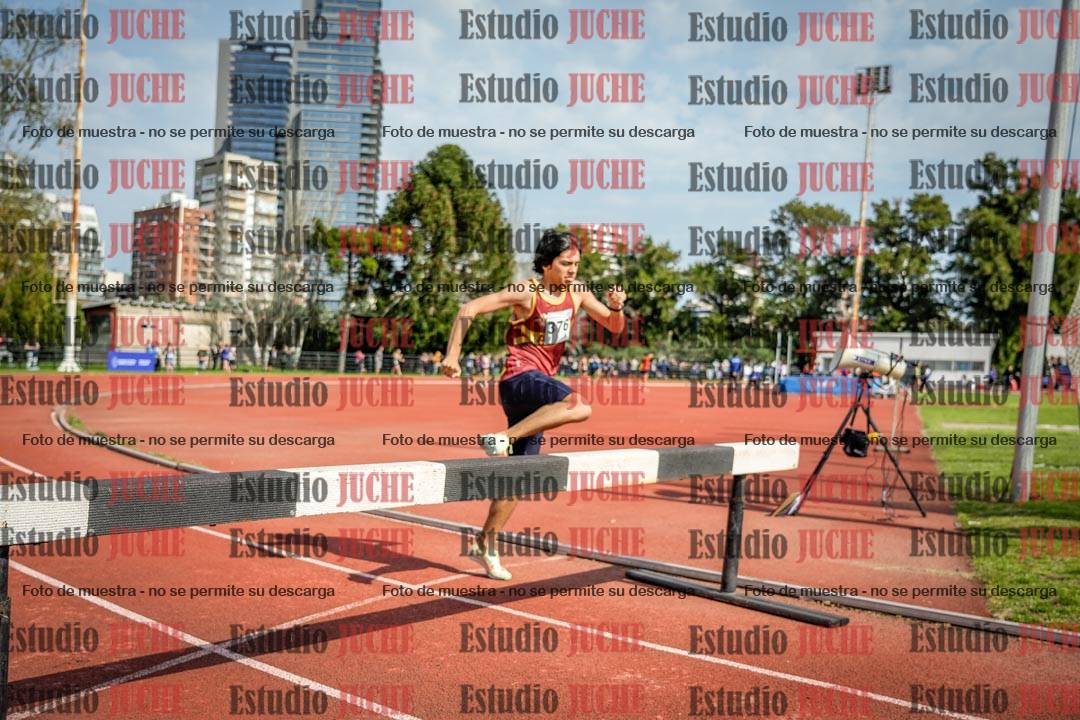 Fotos de los 1500 m con obstáculos de varones