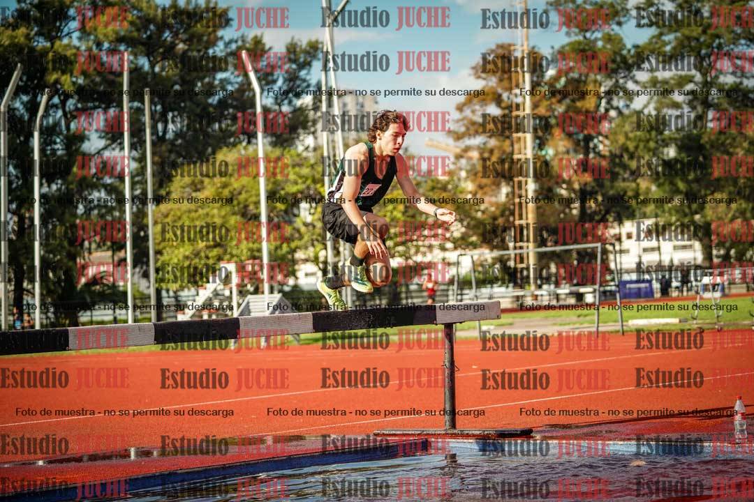 Fotos de los 2000 m con obstáculos de varones