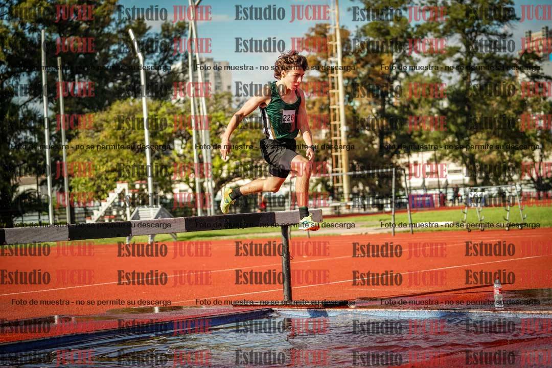 Fotos de los 2000 m con obstáculos de varones