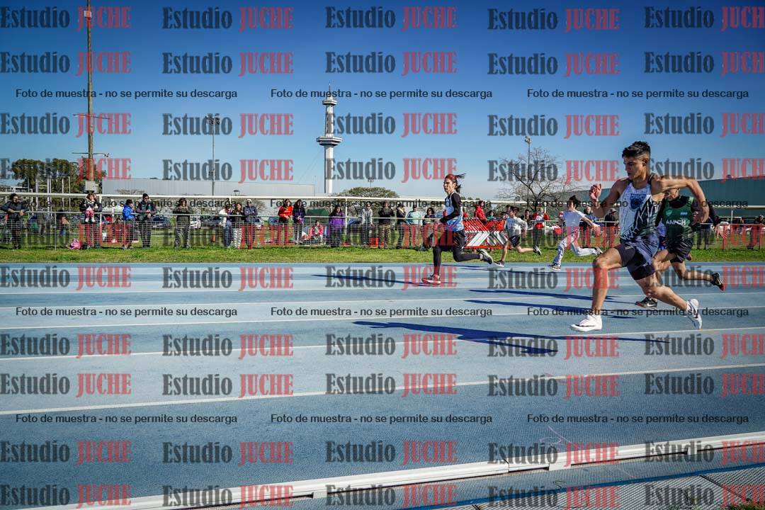 Fotos de los 80 m llanos de varones - U14