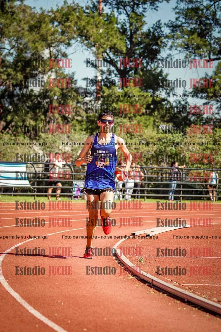 Fotos de los 2400 m de varones