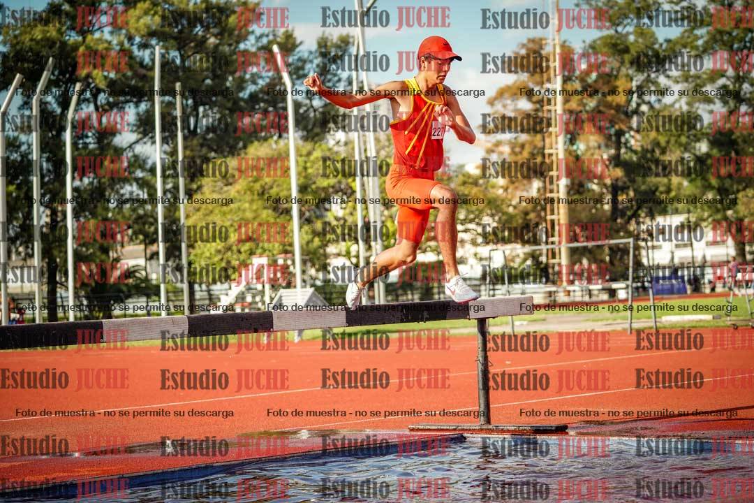 Fotos de los 2000 m con obstáculos de varones