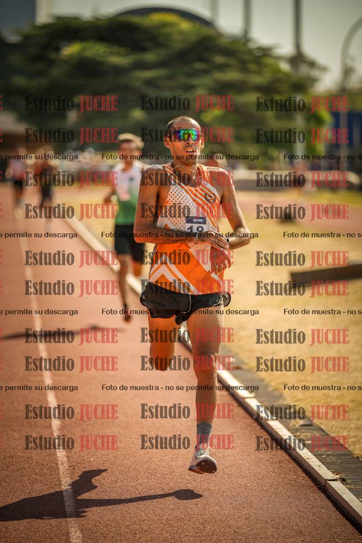 Fotos de los 3000 m llanos de varones