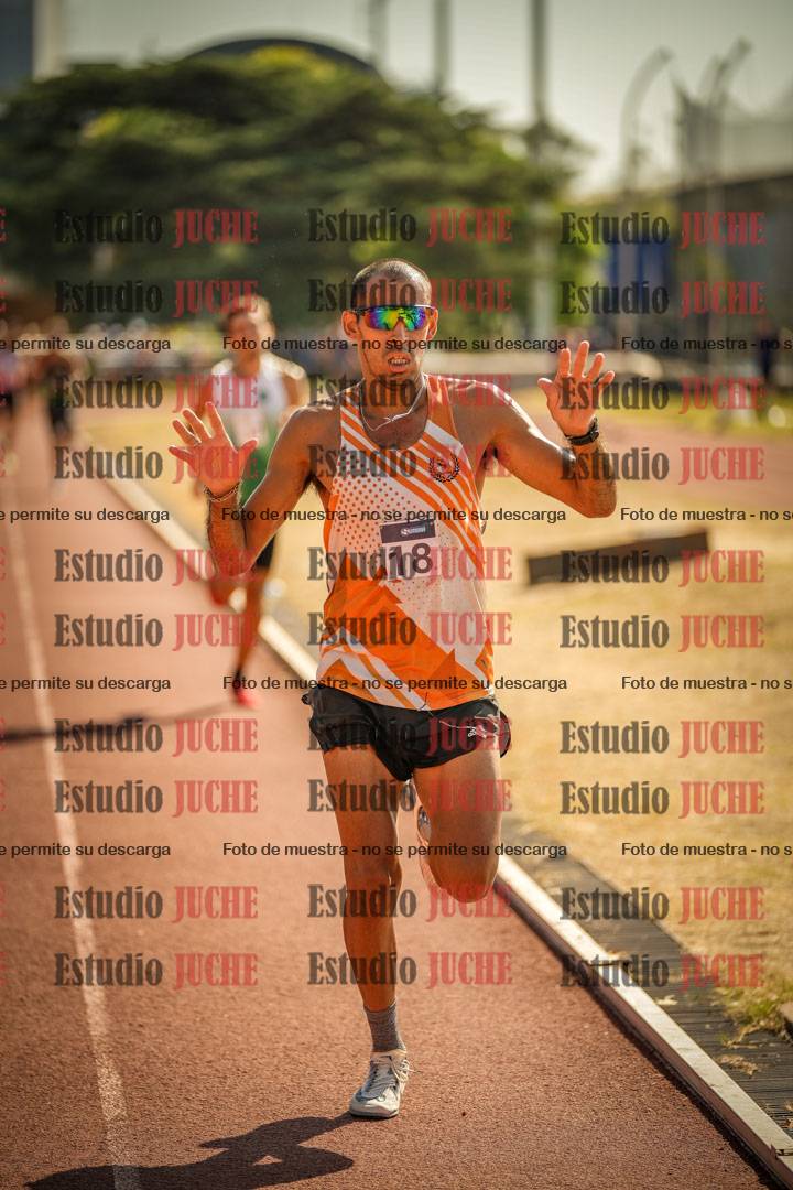 Fotos de los 3000 m llanos de varones