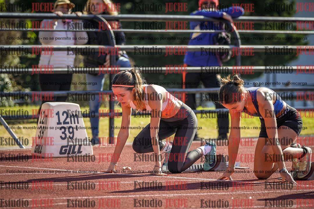 Fotos de los 100 m con vallas de mujeres