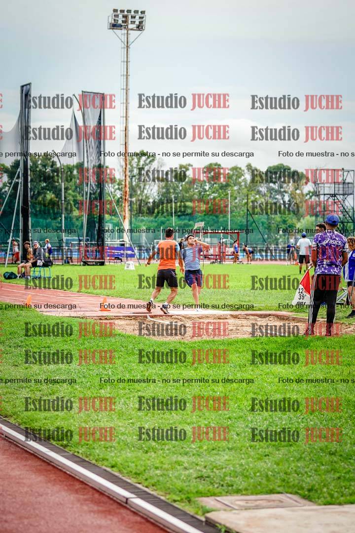Fotos del salto en largo de varones
