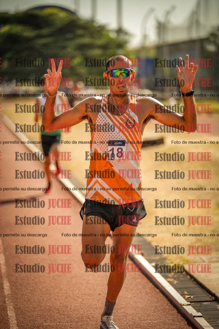 Fotos de los 3000 m llanos de varones