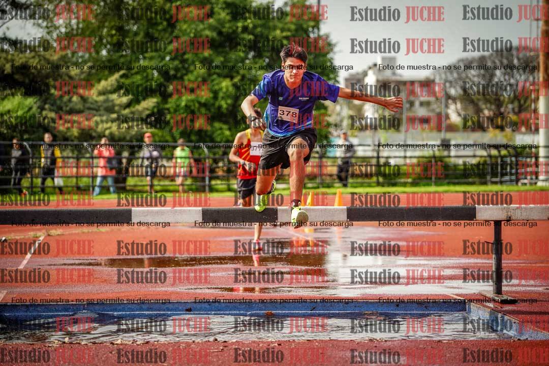 Fotos de los 1500 m con obstáculos de varones