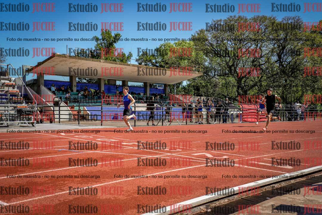 Fotos de los 400 m con vallas de varones