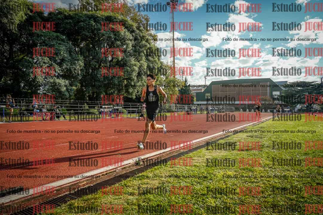 Fotos de los 2000 m con obstáculos de varones