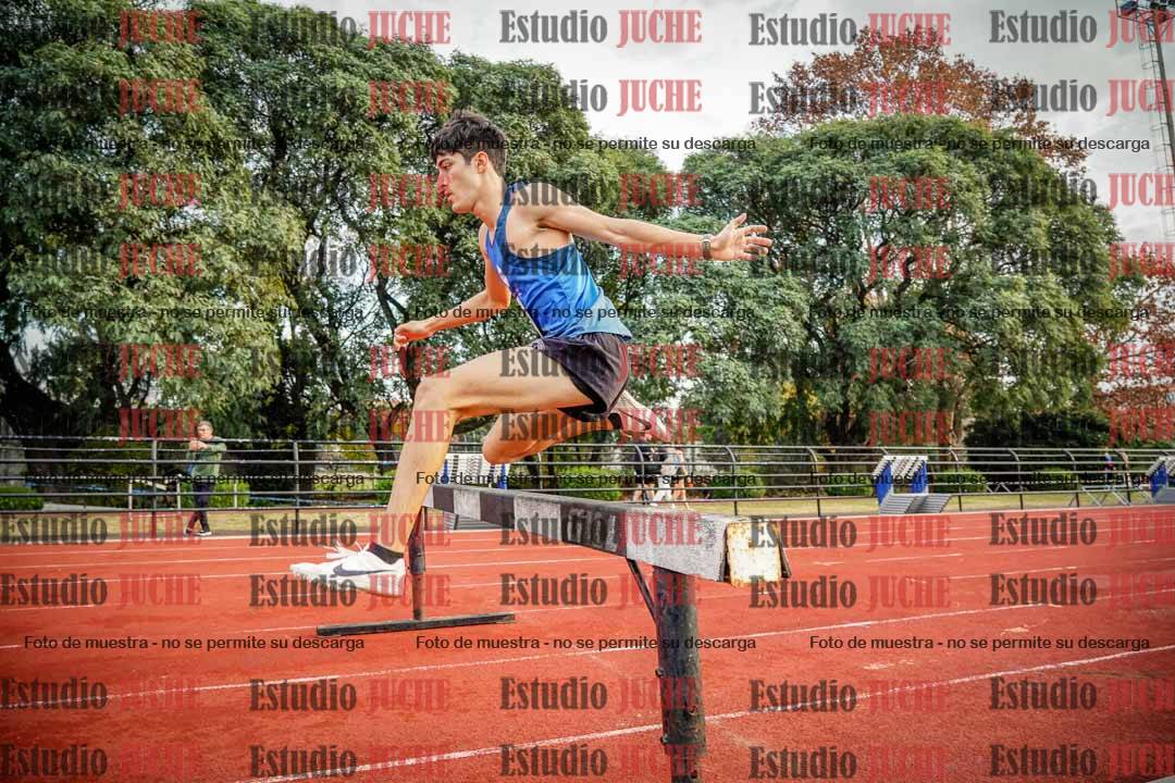 Fotos de los 3000 m con obstáculos de varones