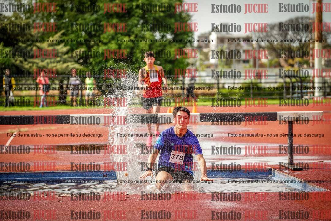 Fotos de los 1500 m con obstáculos de varones