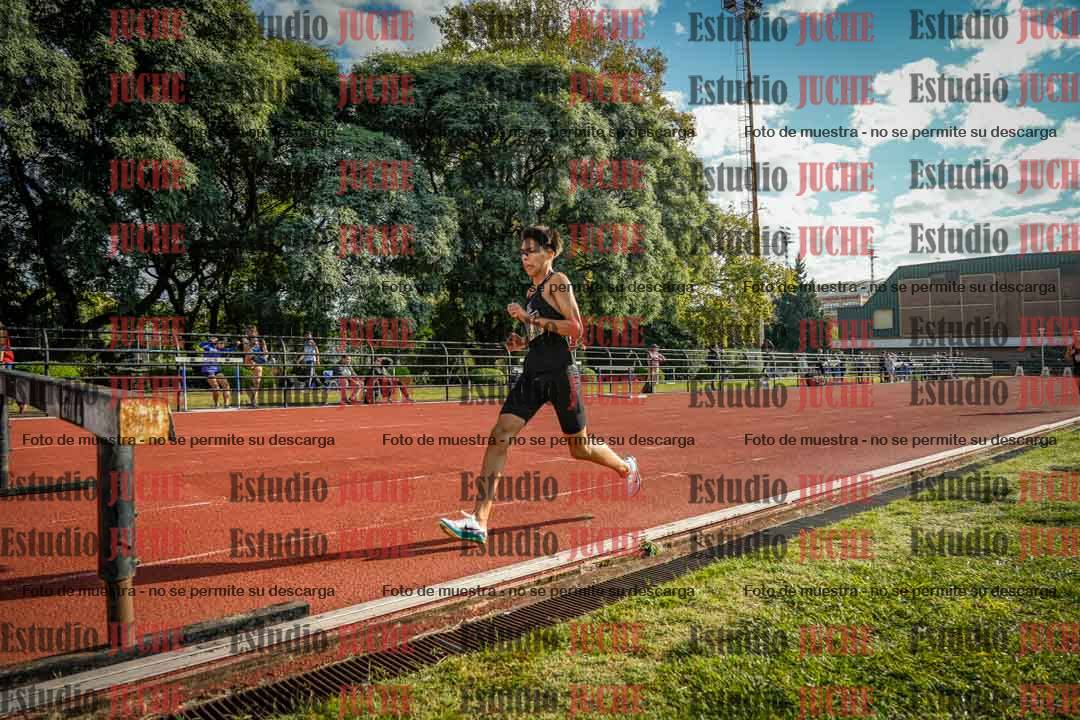 Fotos de los 2000 m con obstáculos de varones