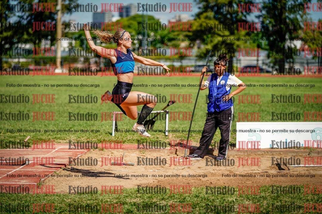Fotos del salto en largo de mujeres