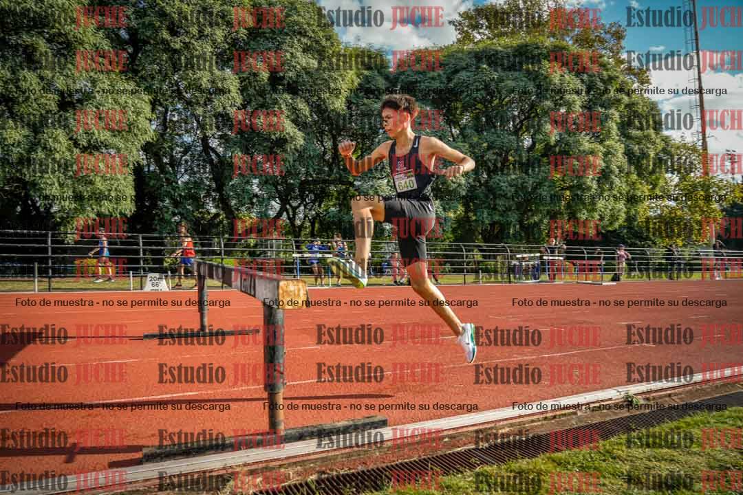 Fotos de los 2000 m con obstáculos de varones