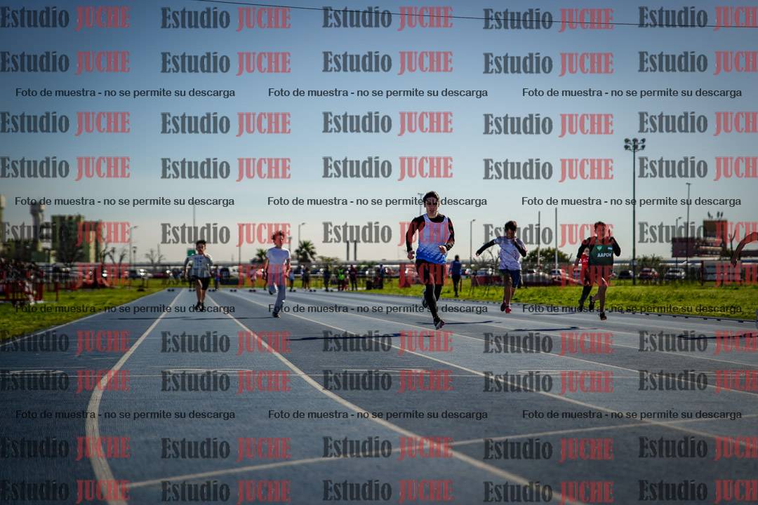 Fotos de los 80 m llanos de varones - U14