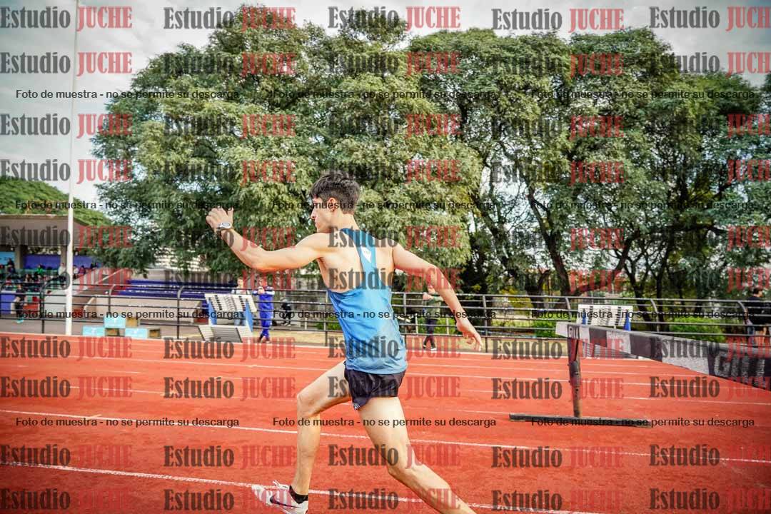 Fotos de los 3000 m con obstáculos de varones