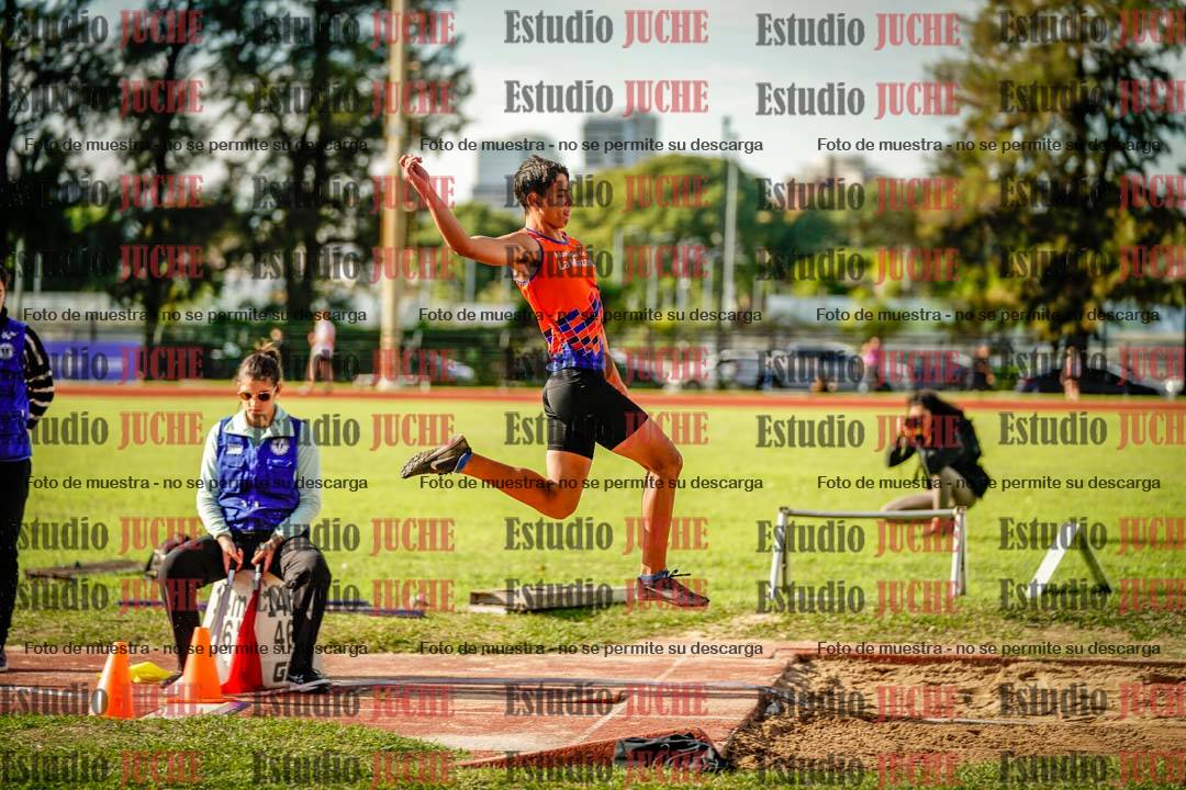 Fotos del salto en largo de varones