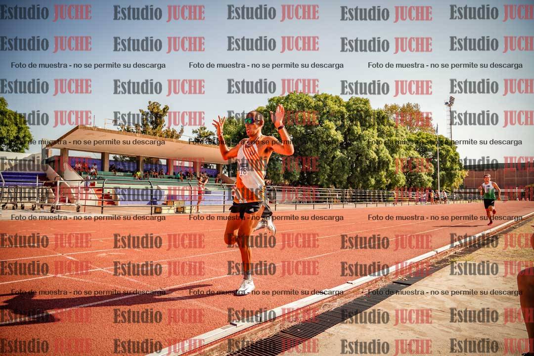 Fotos de los 3000 m llanos de varones